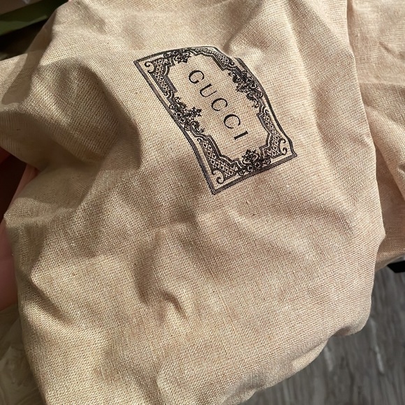 Gucci Pink Flip Flops Size 36 - Picture 3 of 6